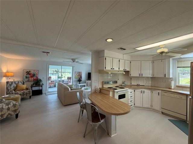 11 N BOBWHITE ROAD, Wildwood, FL 34785