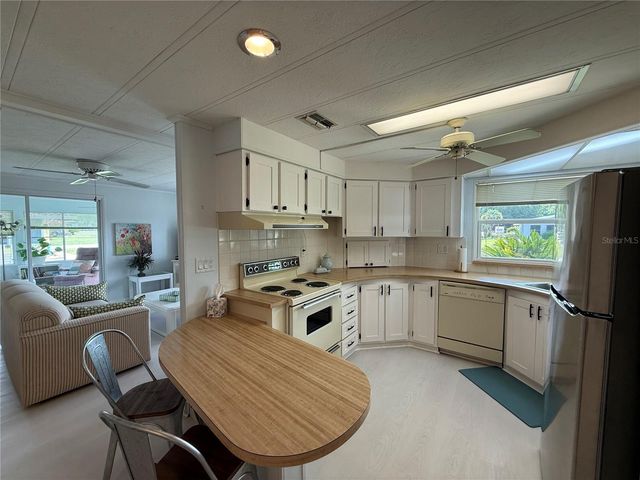 11 N BOBWHITE ROAD, Wildwood, FL 34785