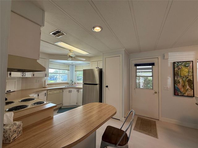 11 N BOBWHITE ROAD, Wildwood, FL 34785