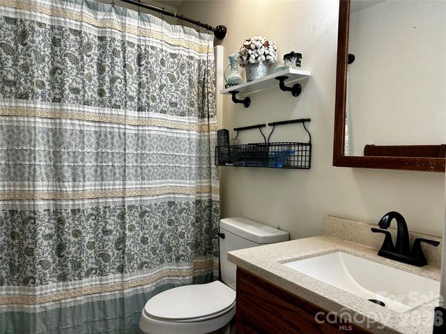 205 Linville Court, Bessemer City, NC 28016