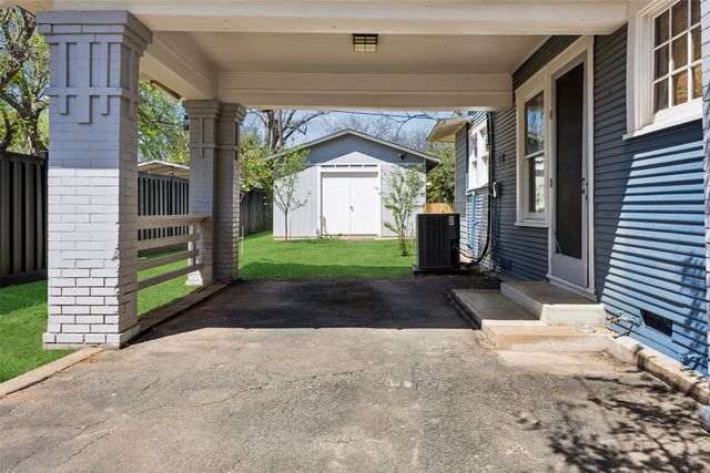 502 Featherston Street, Cleburne, TX 76033