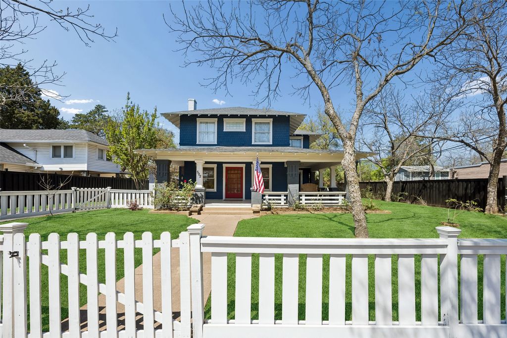 502 Featherston Street, Cleburne, TX 76033