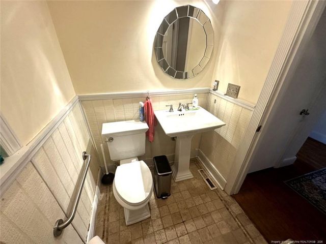 202 N Edinborough Street, Red Springs, NC 28377