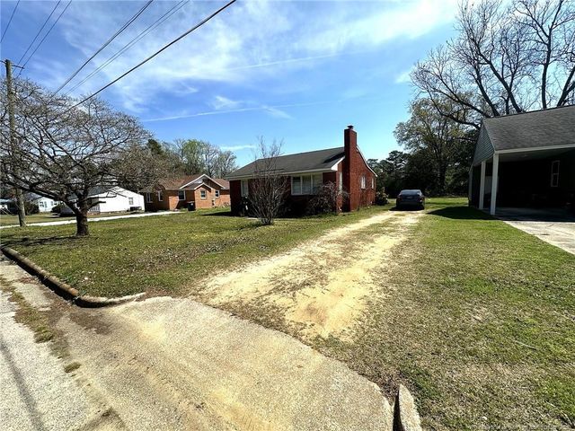 202 N Edinborough Street, Red Springs, NC 28377