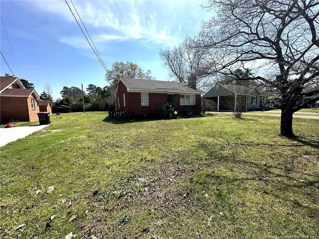 202 N Edinborough Street, Red Springs, NC 28377