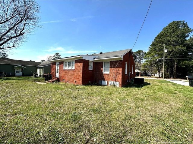 202 N Edinborough Street, Red Springs, NC 28377