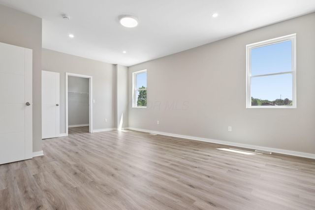 3792 E Aberdeen Avenue, Columbus, OH 43219