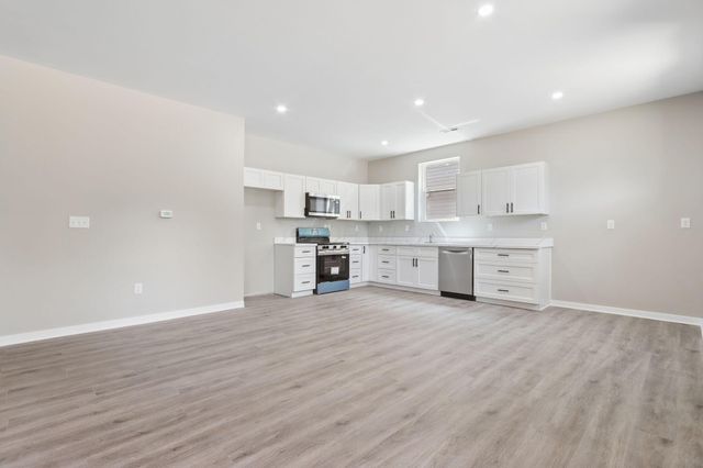 3792 E Aberdeen Avenue, Columbus, OH 43219