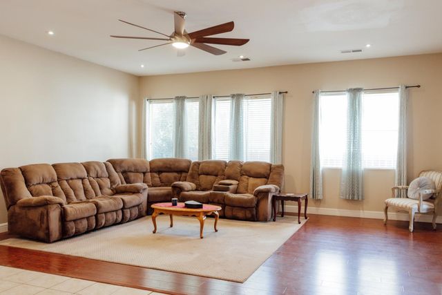 2418 Sailboat Ct, Stockton, CA 95206