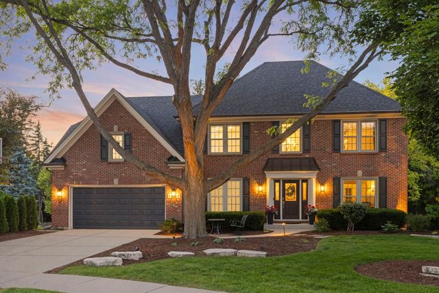 126 Stableford Drive, Glen Ellyn, IL 60137