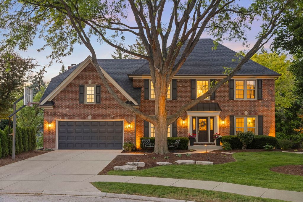 126 Stableford Drive, Glen Ellyn, IL 60137