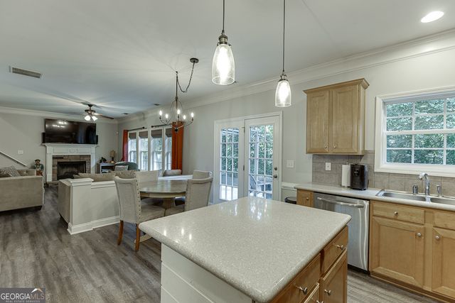821 Sapphire Lane, Sugar Hill, GA 30518