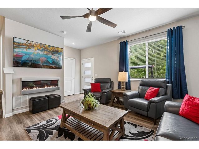 762 Stonebridge Dr, Longmont, CO 80503