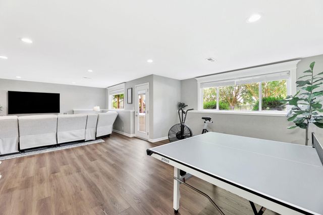 1395 N Hickory Creek Ct, Wichita, KS 67235