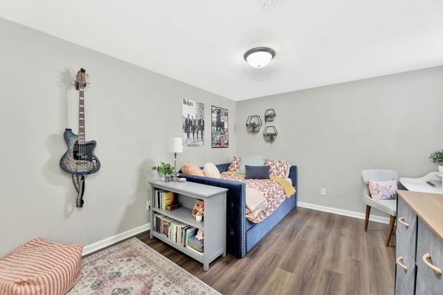 1395 N Hickory Creek Ct, Wichita, KS 67235