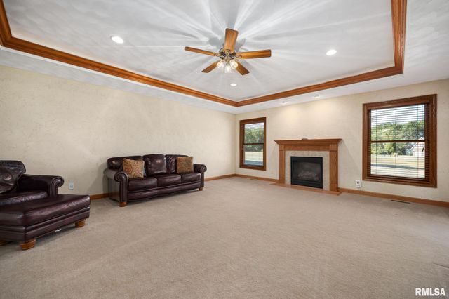 2727 ASPEN Court, Pekin, IL 61554