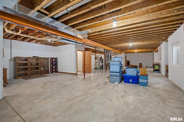 2727 ASPEN Court, Pekin, IL 61554