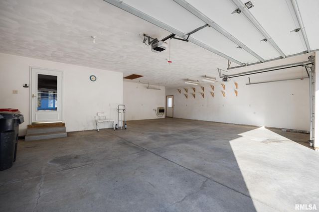 2727 ASPEN Court, Pekin, IL 61554