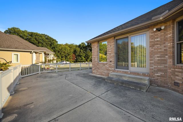 2727 ASPEN Court, Pekin, IL 61554