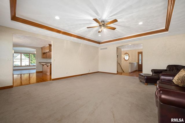 2727 ASPEN Court, Pekin, IL 61554