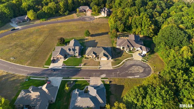 2727 ASPEN Court, Pekin, IL 61554