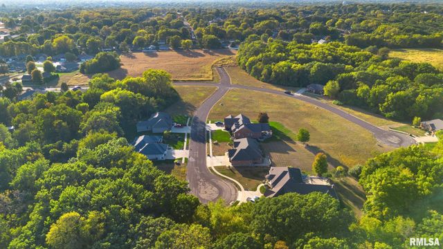 2727 ASPEN Court, Pekin, IL 61554