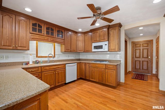 2727 ASPEN Court, Pekin, IL 61554