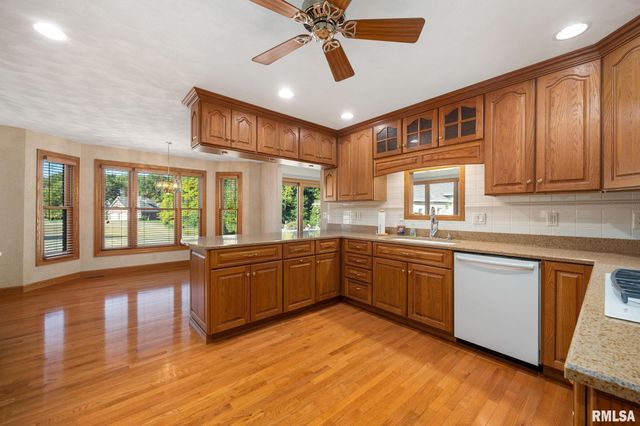 2727 ASPEN Court, Pekin, IL 61554