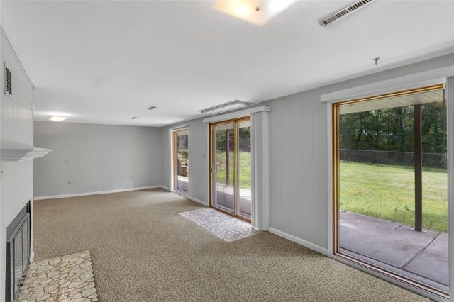 11 West St, West Deer, PA 15076