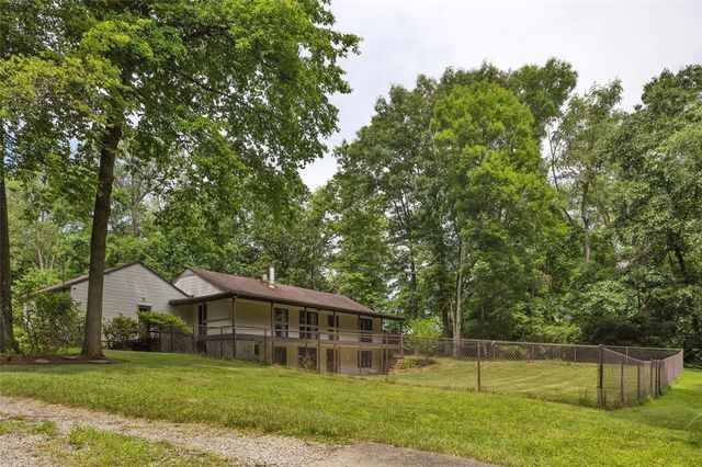 11 West St, West Deer, PA 15076