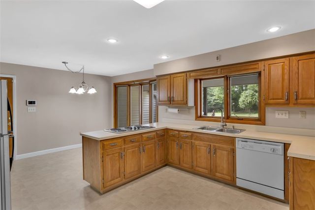 11 West St, West Deer, PA 15076