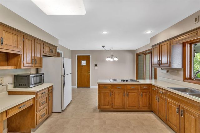 11 West St, West Deer, PA 15076