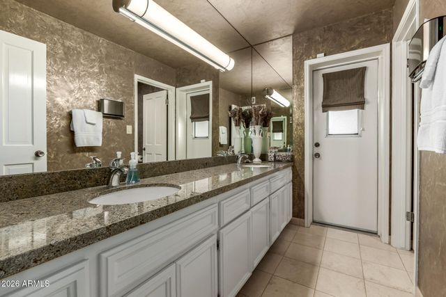 4800 E CLEARWATER Parkway, Paradise Valley, AZ 85253