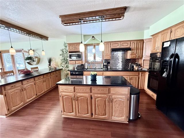 229 E 16th Street, Maryville, MO 64468