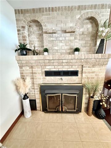 229 E 16th Street, Maryville, MO 64468