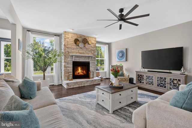 24696 CRESTED BUTTE CT, Aldie, VA 20105