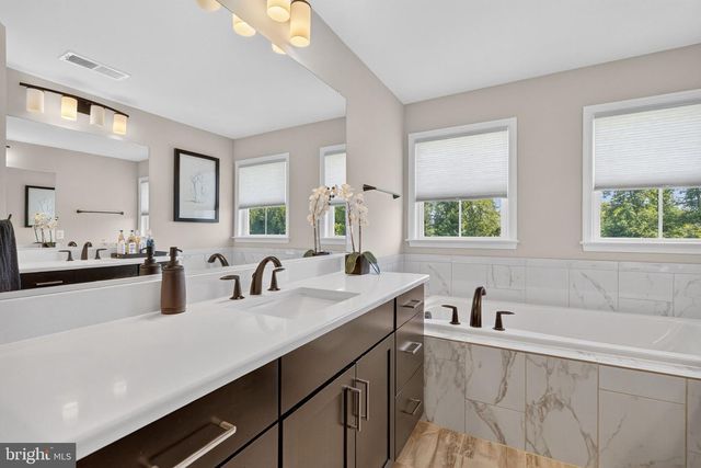 24696 CRESTED BUTTE CT, Aldie, VA 20105