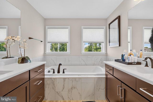 24696 CRESTED BUTTE CT, Aldie, VA 20105