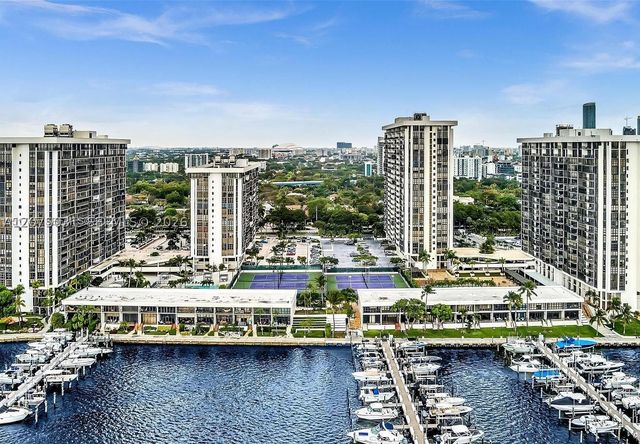 1915 Brickell Ave TH15, Miami, FL 33129