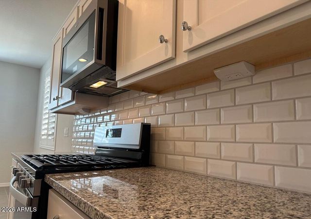 9016 W SAN JUAN Avenue, Glendale, AZ 85305