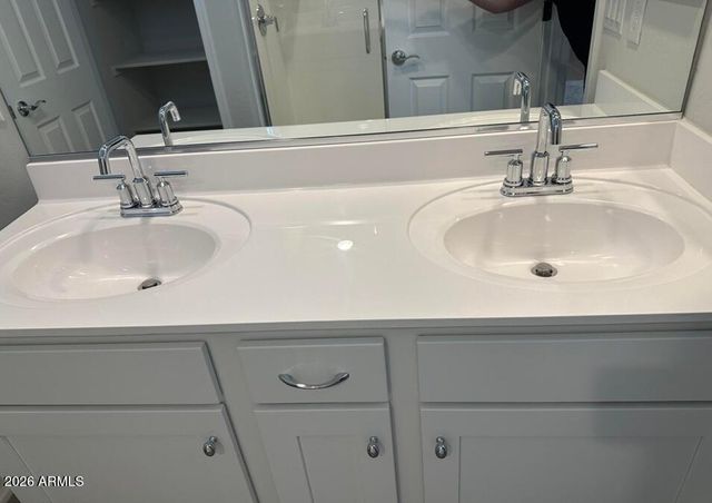 9016 W SAN JUAN Avenue, Glendale, AZ 85305