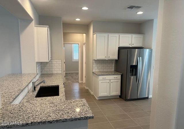 9016 W SAN JUAN Avenue, Glendale, AZ 85305