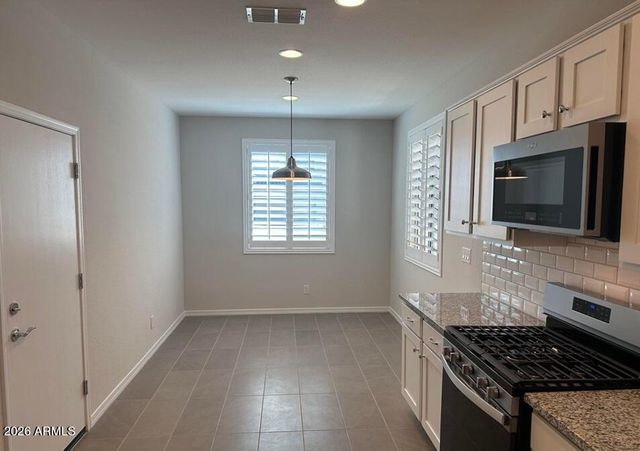 9016 W SAN JUAN Avenue, Glendale, AZ 85305