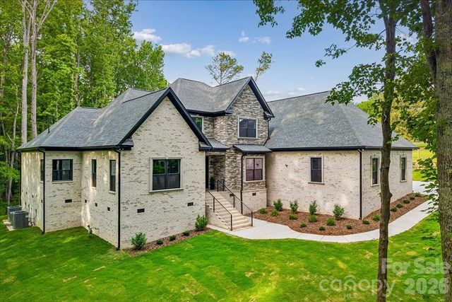 641 Cottonfield Circle, Waxhaw, NC 28173