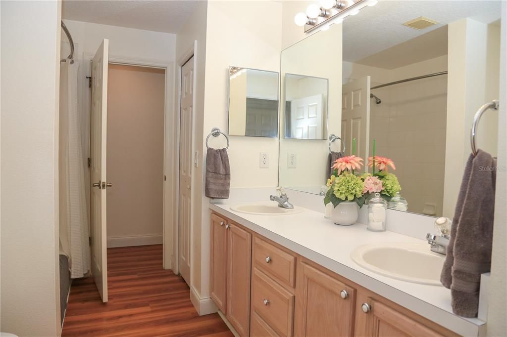 Image 17 of property listing at 15431 LAKE BELLA VISTA DRIVE, Tampa, FL 33625