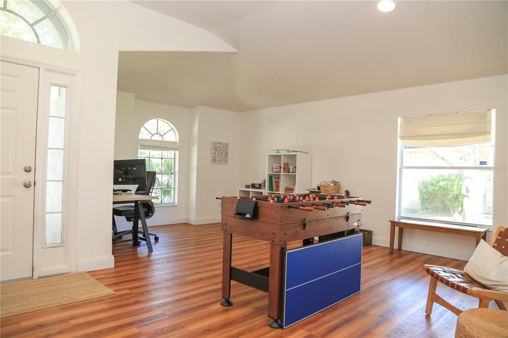 Image 2 of property listing at 15431 LAKE BELLA VISTA DRIVE, Tampa, FL 33625
