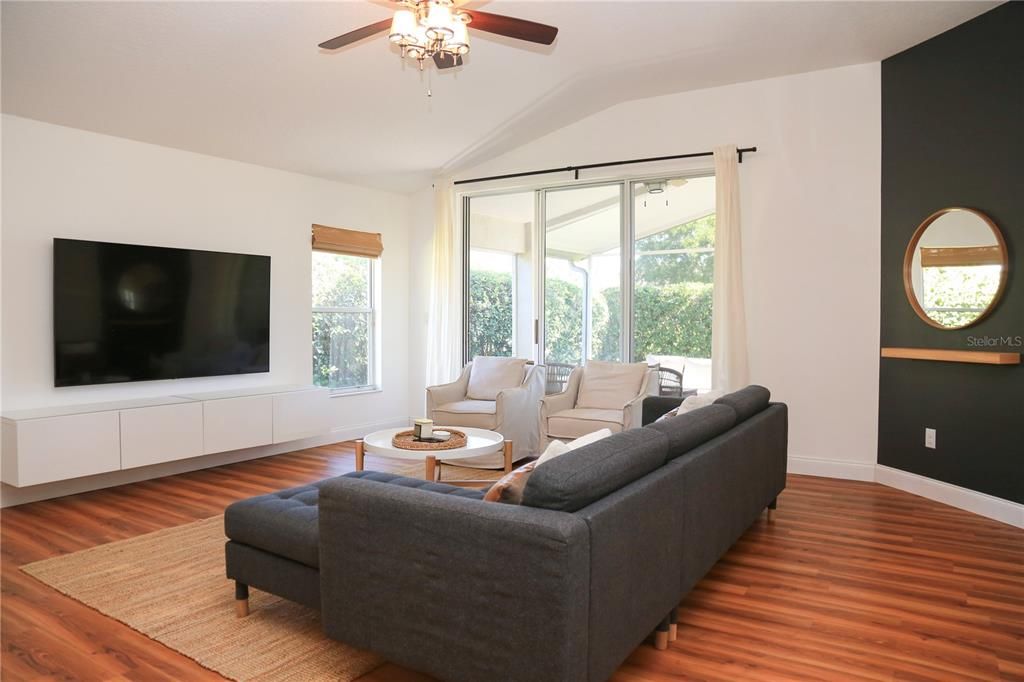 Image 23 of property listing at 15431 LAKE BELLA VISTA DRIVE, Tampa, FL 33625