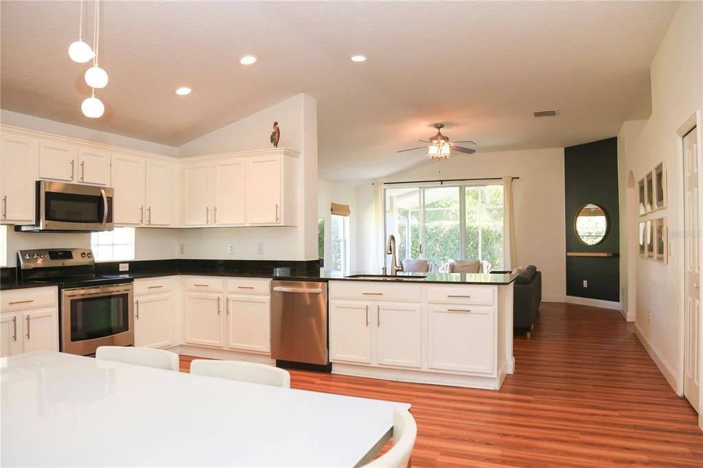 Image 6 of property listing at 15431 LAKE BELLA VISTA DRIVE, Tampa, FL 33625