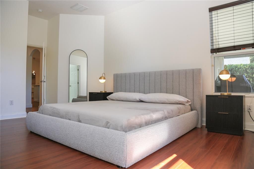 Image 8 of property listing at 15431 LAKE BELLA VISTA DRIVE, Tampa, FL 33625