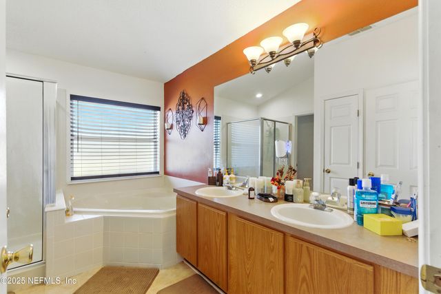 694 CHERRY BARK Drive N, Jacksonville, FL 32218